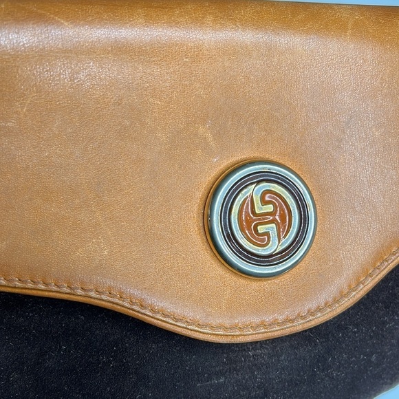 1960’s Gucci Suede and Leather Shoulder with Crossbody Chain Bag - Picture 9 of 16